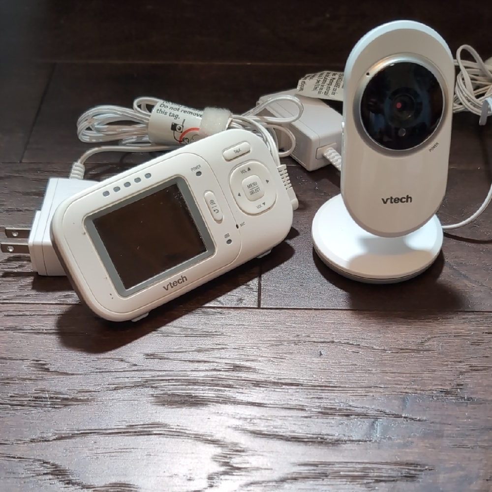 VTech Baby Monitor And Handheld Video Screen Combo